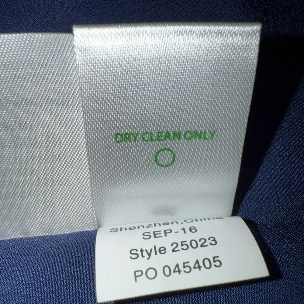 Lilly Pulitzer NWT Navy & Gold Embroidery Stitching with Pink label Size Medium - Picture 9 of 15